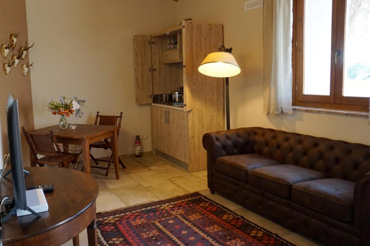 Agriturismo Cheloni Guasticce Εξωτερικό φωτογραφία
