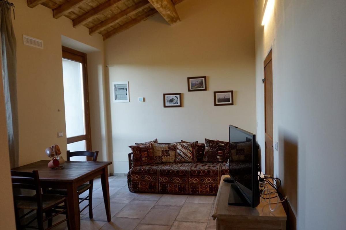 Agriturismo Cheloni Guasticce Εξωτερικό φωτογραφία